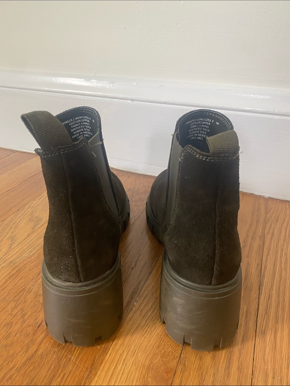 Steve Madden Olive Green Suede Chelsea Lug Booties - Picture 4 of 7